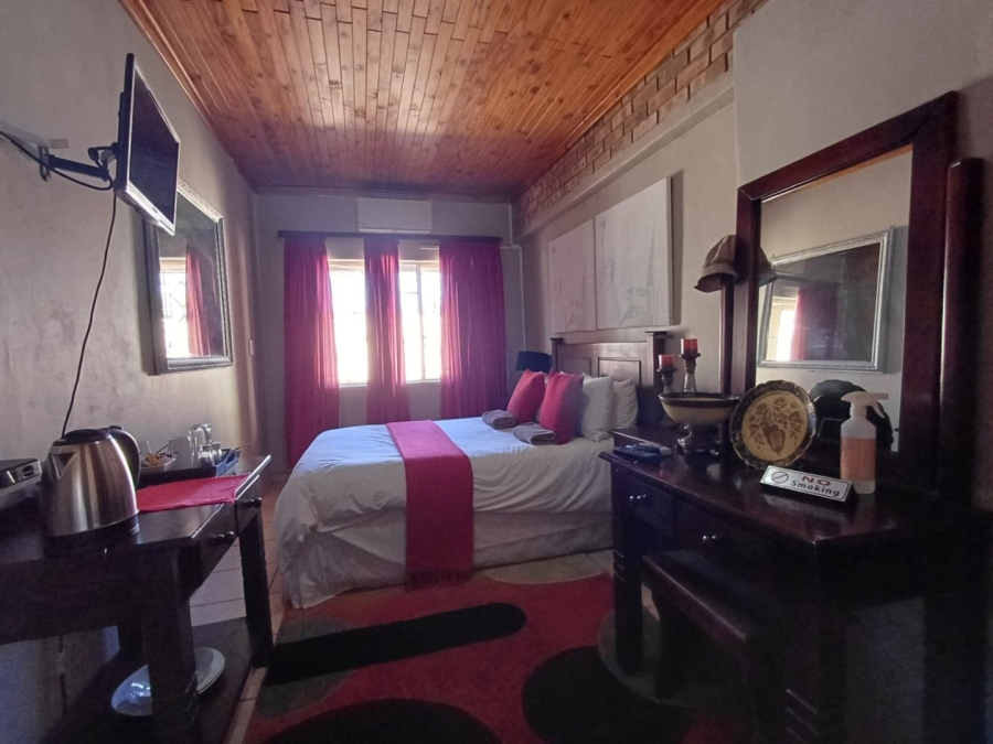  Bedroom Property for Sale in Wilkoppies North West